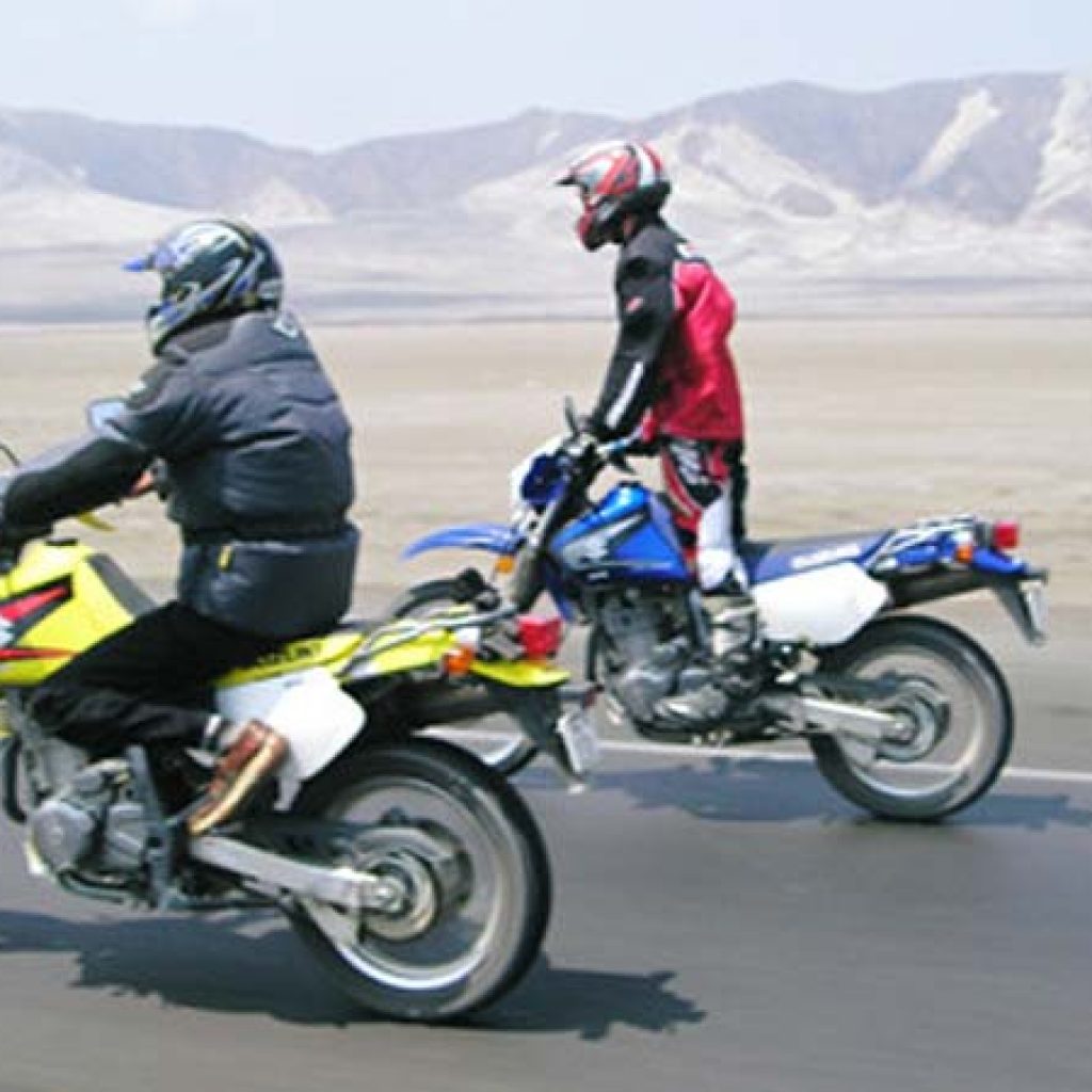 Adventure Peru Motorcycling - Stand Drive