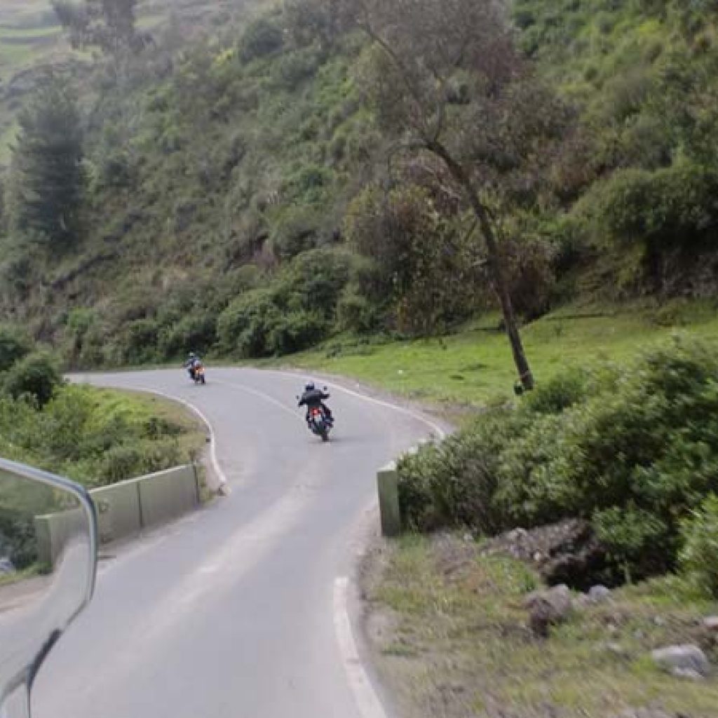 0 Degrees Ecuador MotoRides - Lomgshot