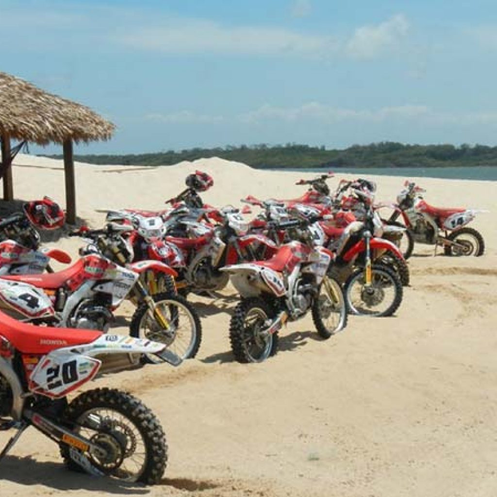 Brasil Moto Tours - Bikes on the beach