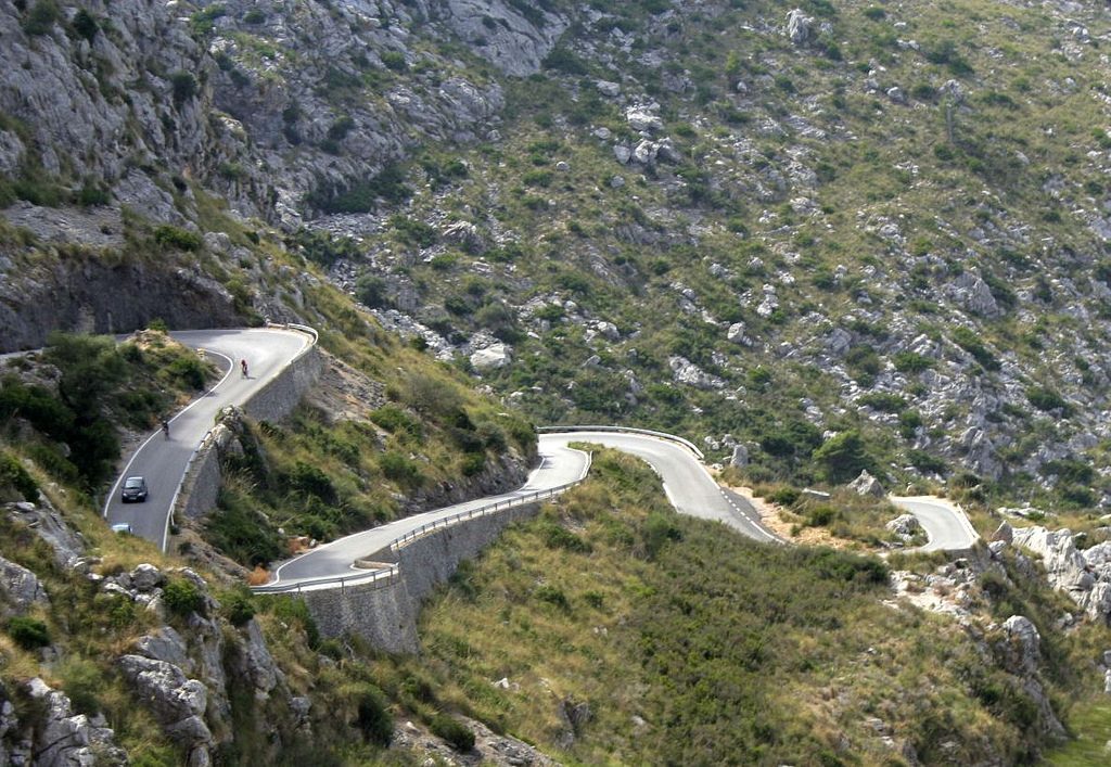 Carretera de Sa Calobra – narrow road.jpg