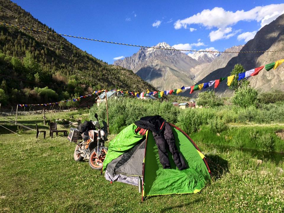 Leh-Manali Highway - Riders camping in the mountains