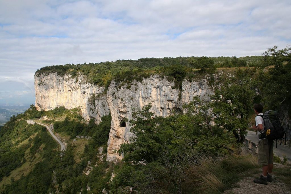 Route de Presles - cliff.jpg