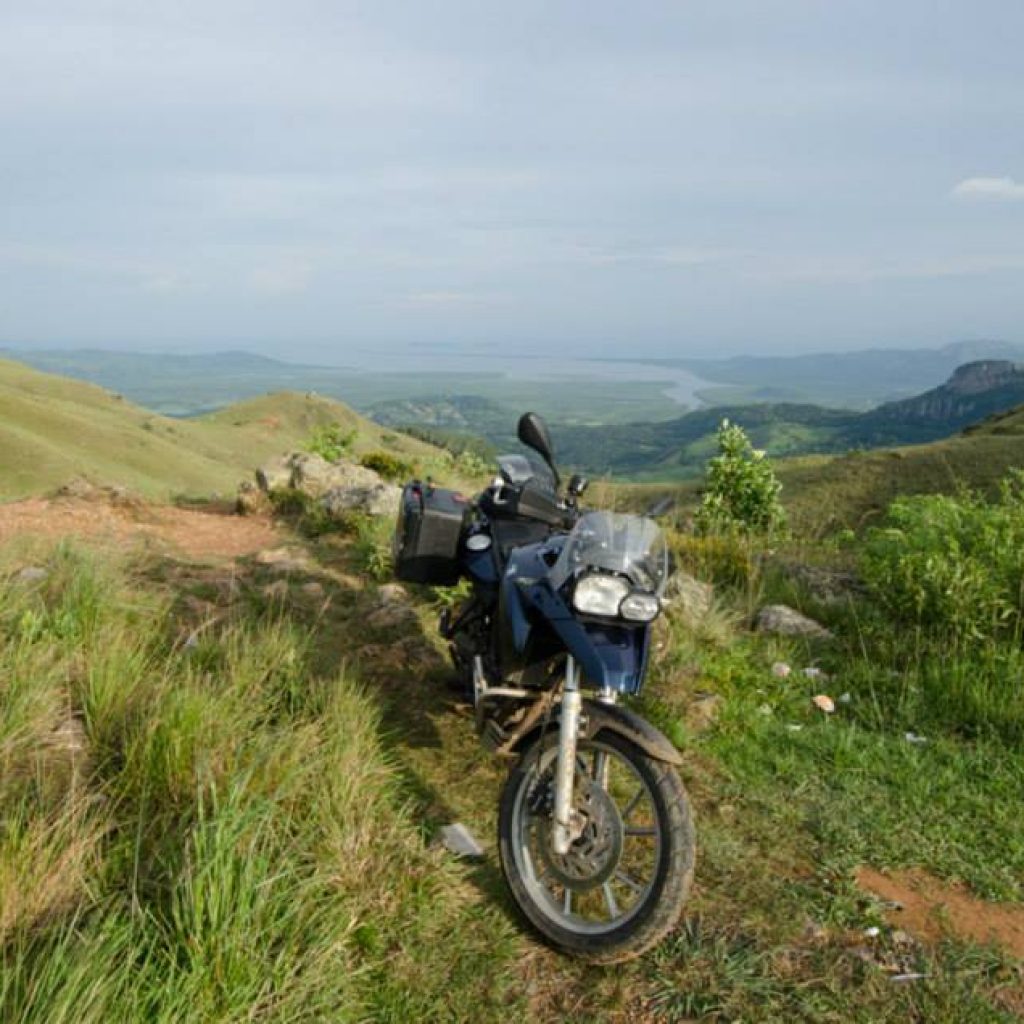 Moto Tour Panama - overlooking fields