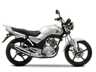 Yamaha-YBR125-rental-side
